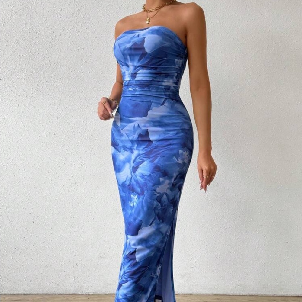 Elegant Blue Strapless Dress